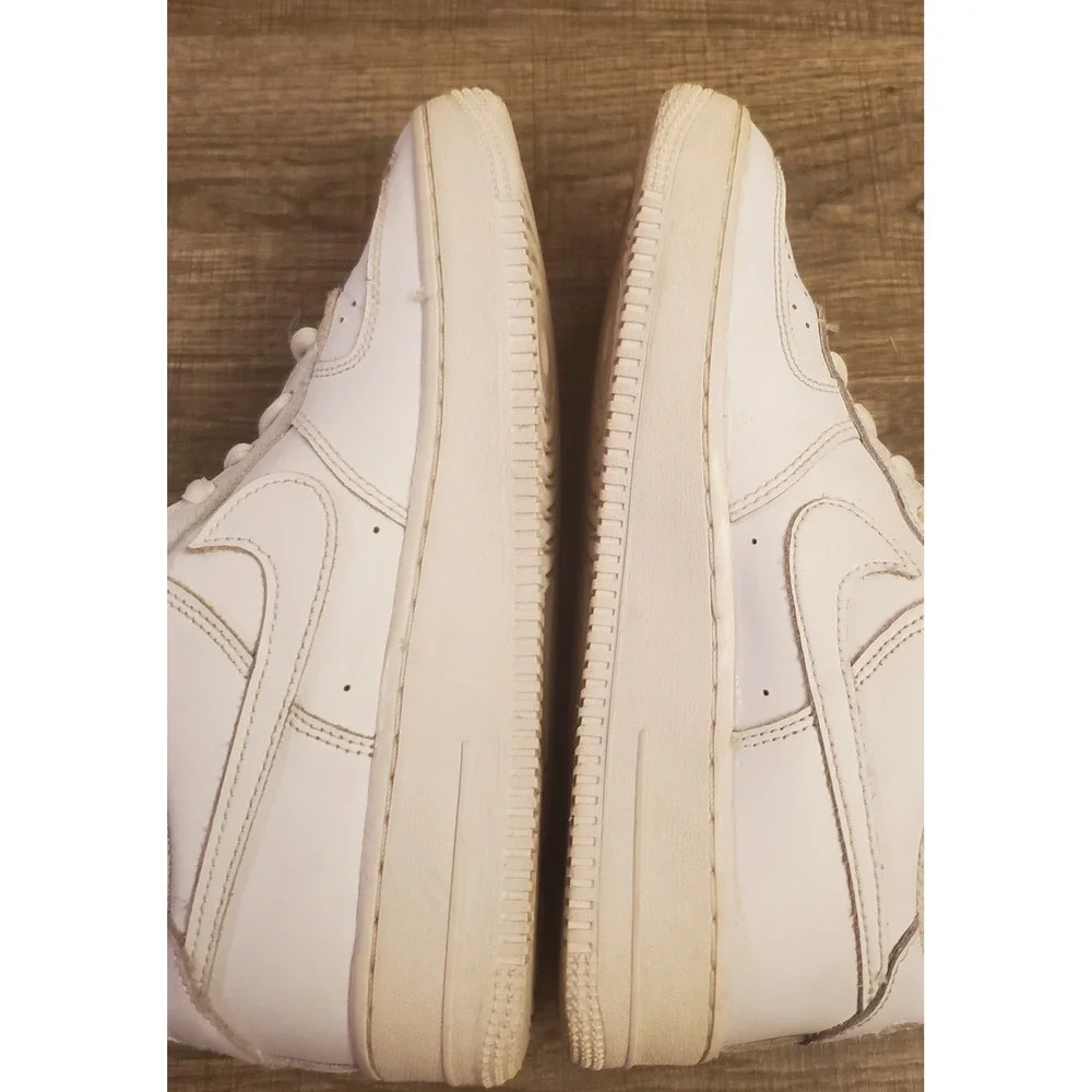 Nike Air Force 1 Low Classic Leather Sneakers Youth Size 6Y‎ Triple White